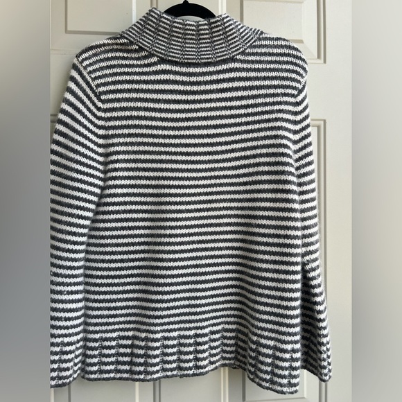 Talbots L Gray/Ivory Stripe Wool Alpaca Blend Clasp Front 3/4 Sleeve Cardigan - Picture 7 of 8